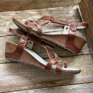 Sold Merrell leather Revalli Aura Post Wedge sling back velcro Sandal